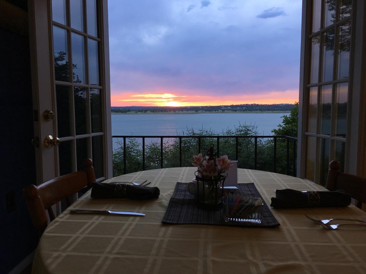 Lakehouse Bed & Breakfast
