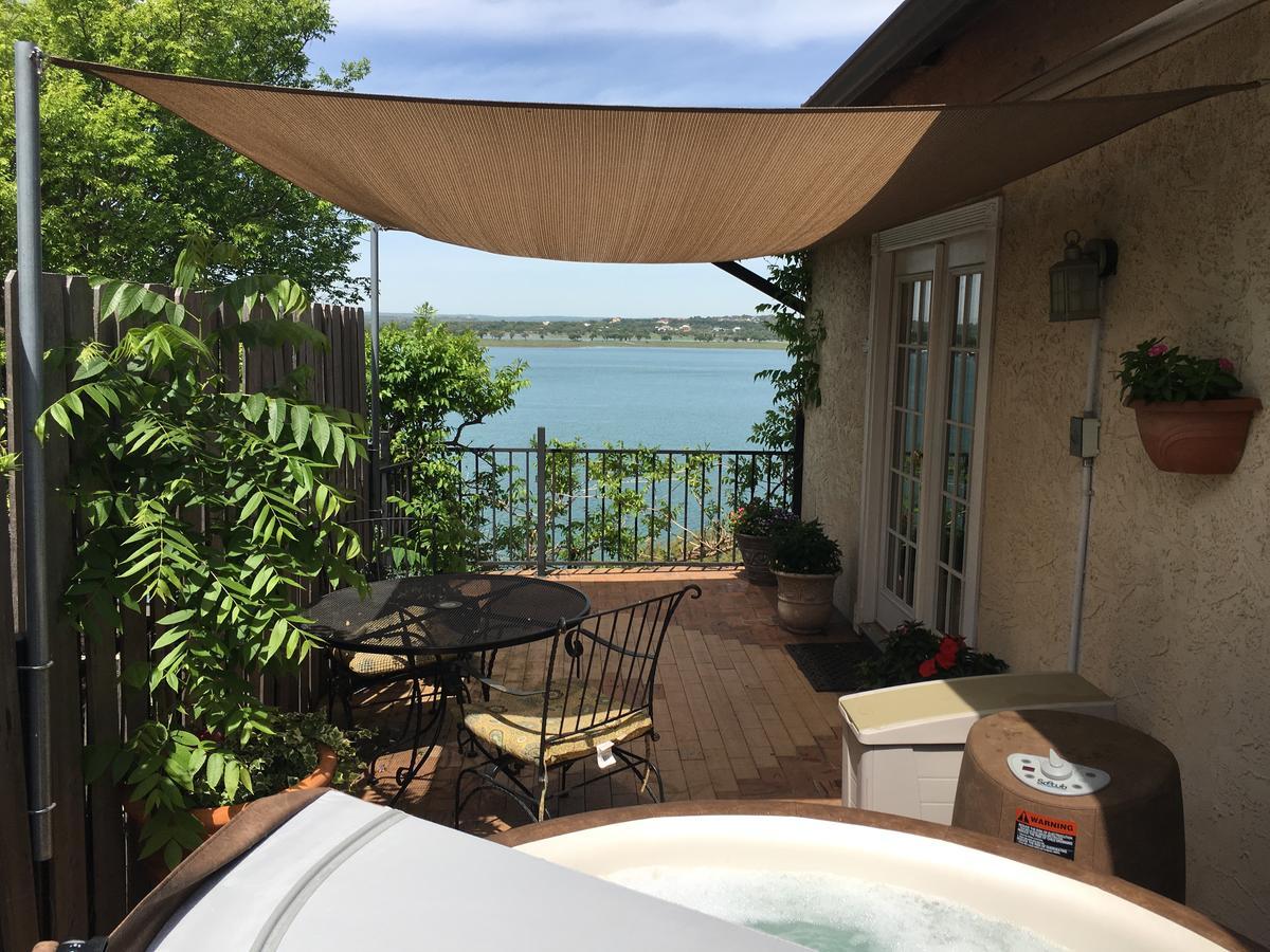 Lakehouse Canyon Lake